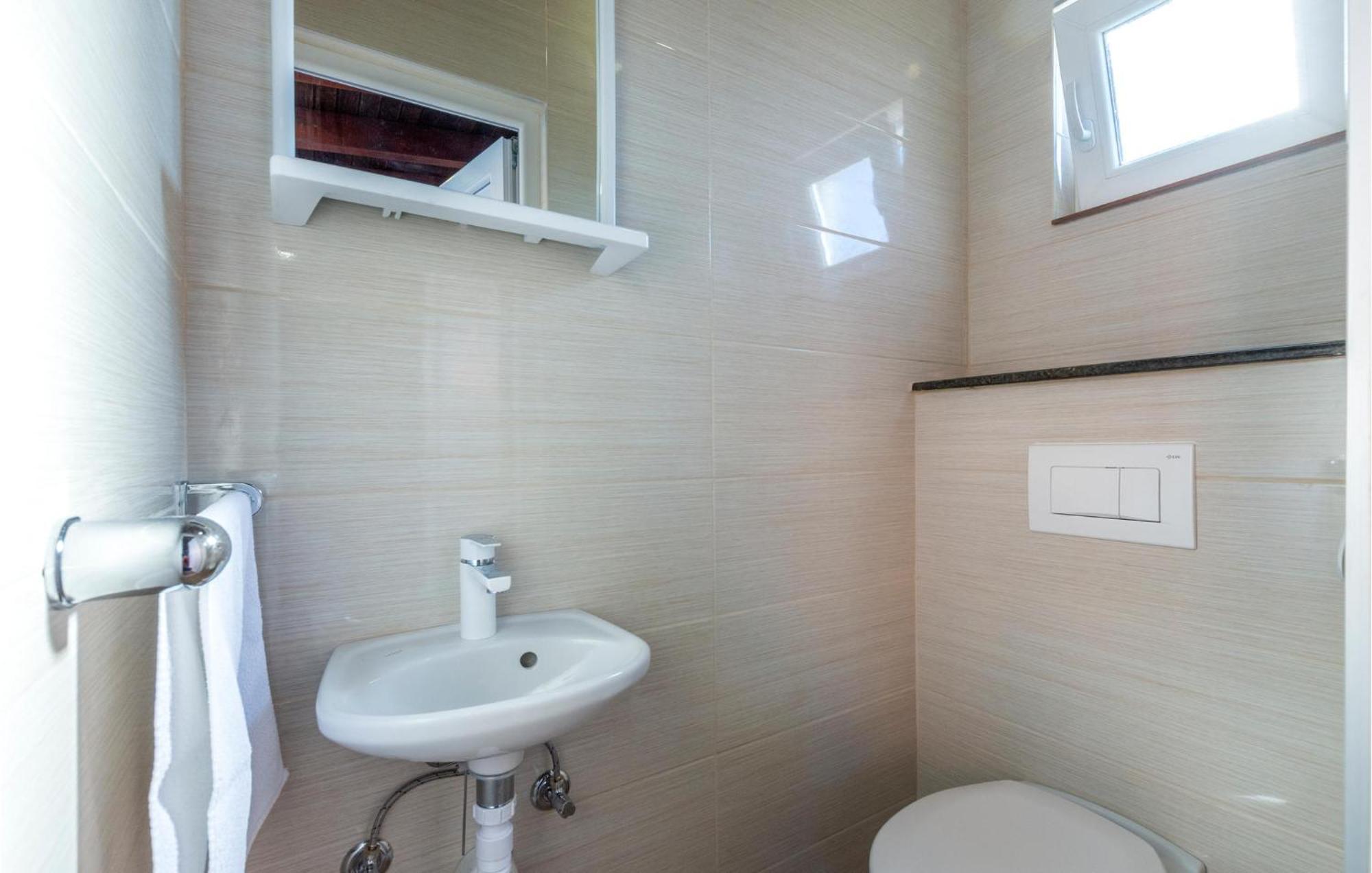 Nice Apartment In Plano With Kitchen Екстер'єр фото